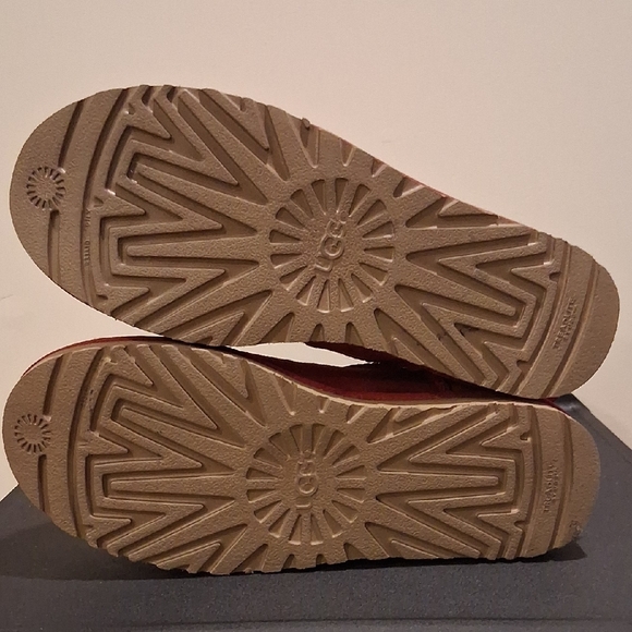 UGG Red Mini Bailey Bow Boots - Picture 11 of 14